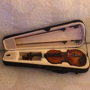 3/4 size Cecilio violin with case